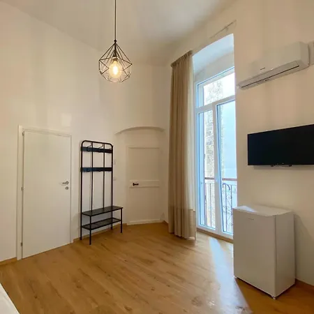 Borgo Sant' Angelo Exclusive House לינה וארוחת בוקר קונברסאנו